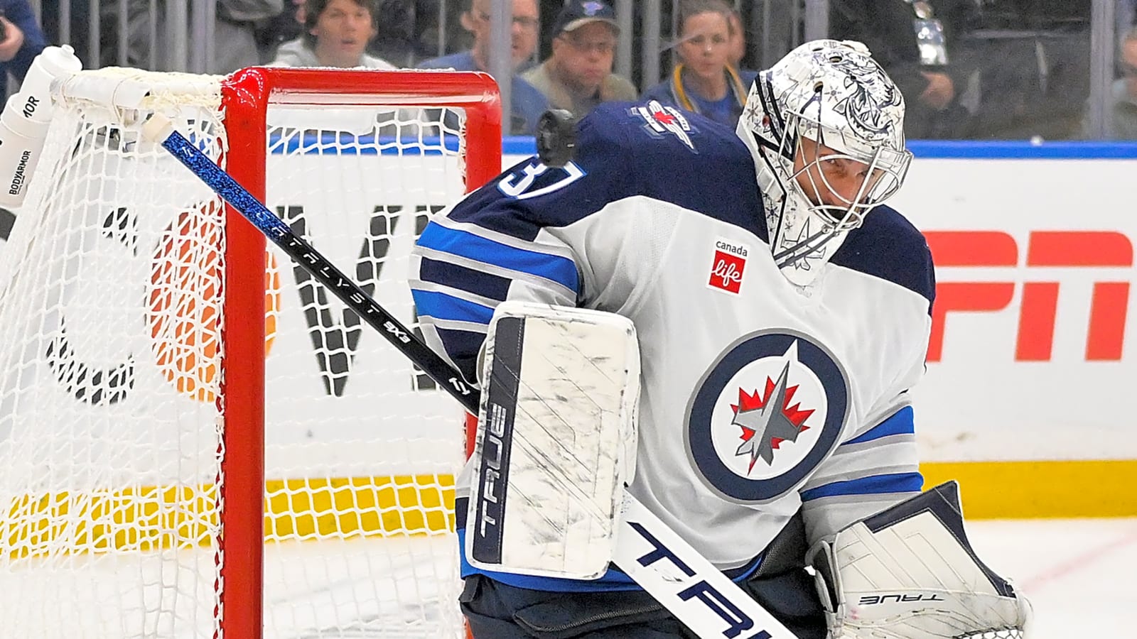 Connor Hellebuyck's meltdown pushes Jets-Blues to Game 7