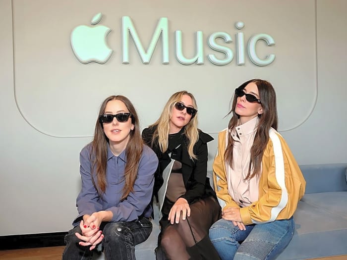 “Relationships” by HAIM