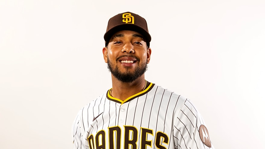 Padres release right-hander