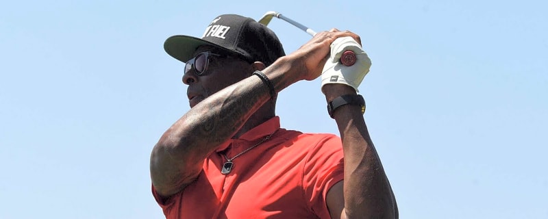 Watch: Jerry Rice chases down heckler at golf tournament