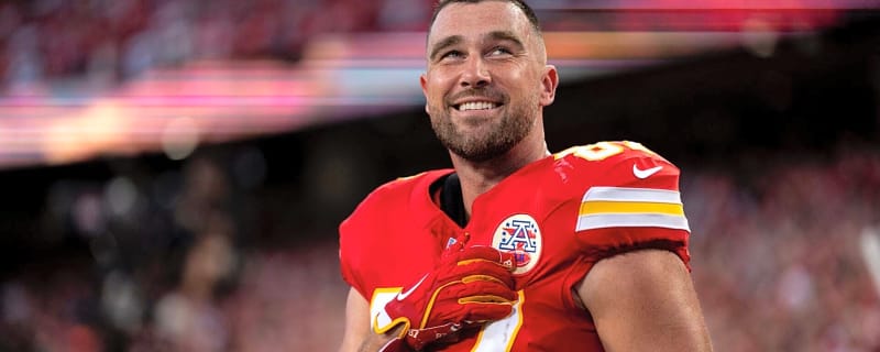 Travis Kelce shows no mercy after what he was spotted doing to Denver Broncos players