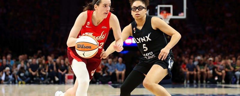 WNBA analyst clarifies mistake about Olivia Miles breaking one Caitlin Clark rookie record amid fan hate