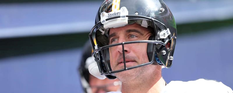 Patriots take aim at Aaron Rodgers through social media post ahead of Steelers game