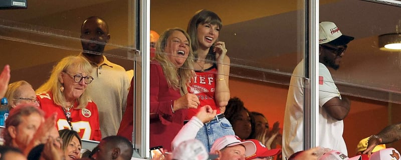 ‘That’s my husband!’-Taylor Swift’s wedding-ring gesture steals attention as Travis Kelce scores for Kansas City Chiefs