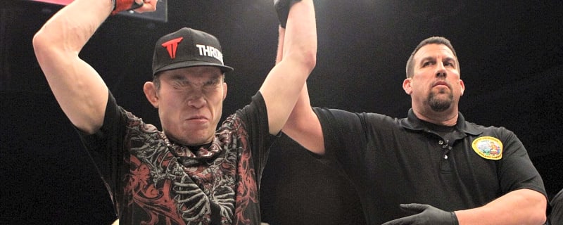 43-year-old MMA legend knocked out by Floyd Mayweather’s former opponent in late stoppage