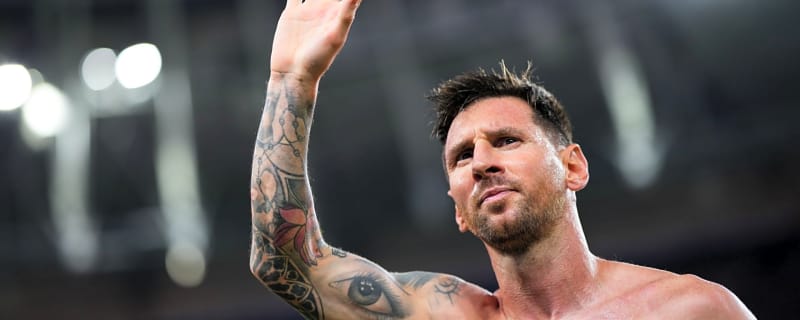 Lionel Messi touches down in Argentina ahead of emotional final Albiceleste appearance
