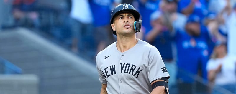 Giancarlo Stanton claims he can’t open a bag of chips due to elbow injury
