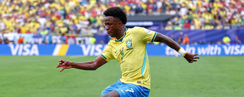 ‘Monstrous offer’ made as insider shares huge late-night Arsenal transfer update