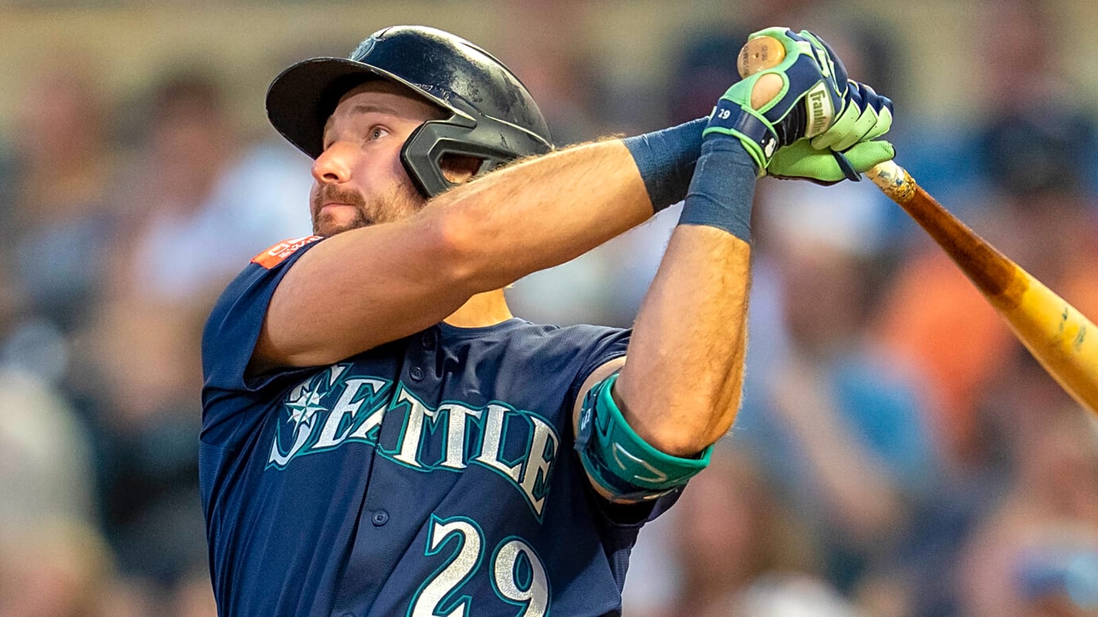 Cal Raleigh keeps Aaron Judge at arm's length in HR race