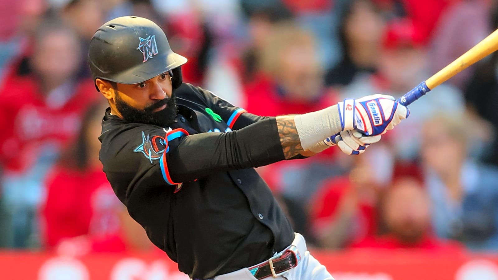 Marlins to place veteran outfielder on IL