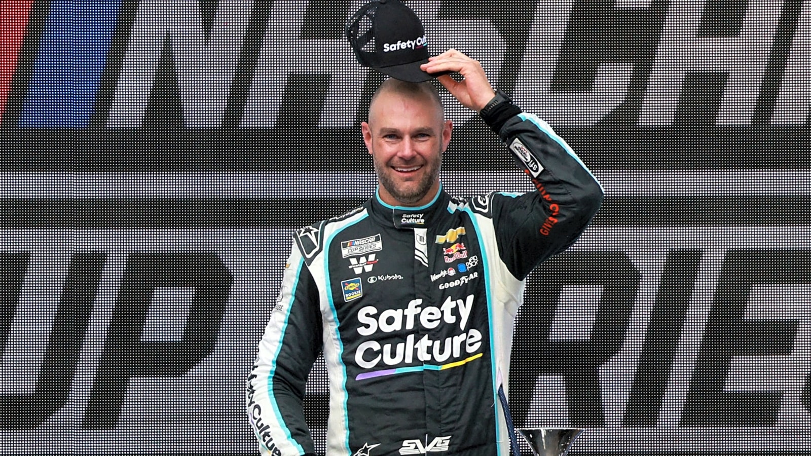Shane van Gisbergen paces issue-filled practice session in Chicago