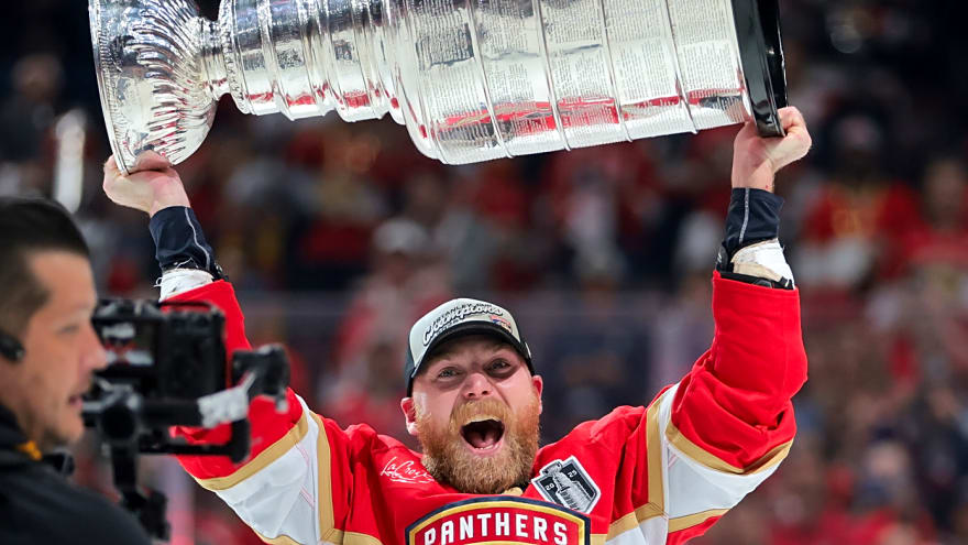 Stanley Cup playoffs MVP re-signs with Panthers on risky contract