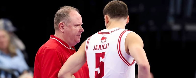 Wisconsin Badgers’ Jack Janicki sends strong reminder about his impact after scoring zero points in 23 minutes