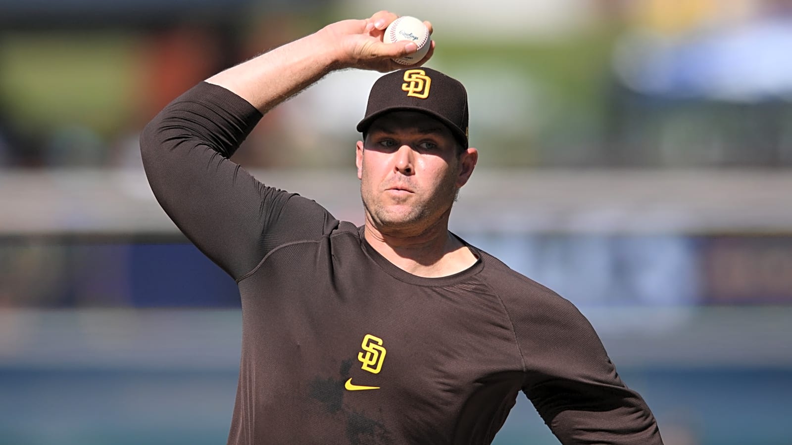 Padres make surprising managerial hire