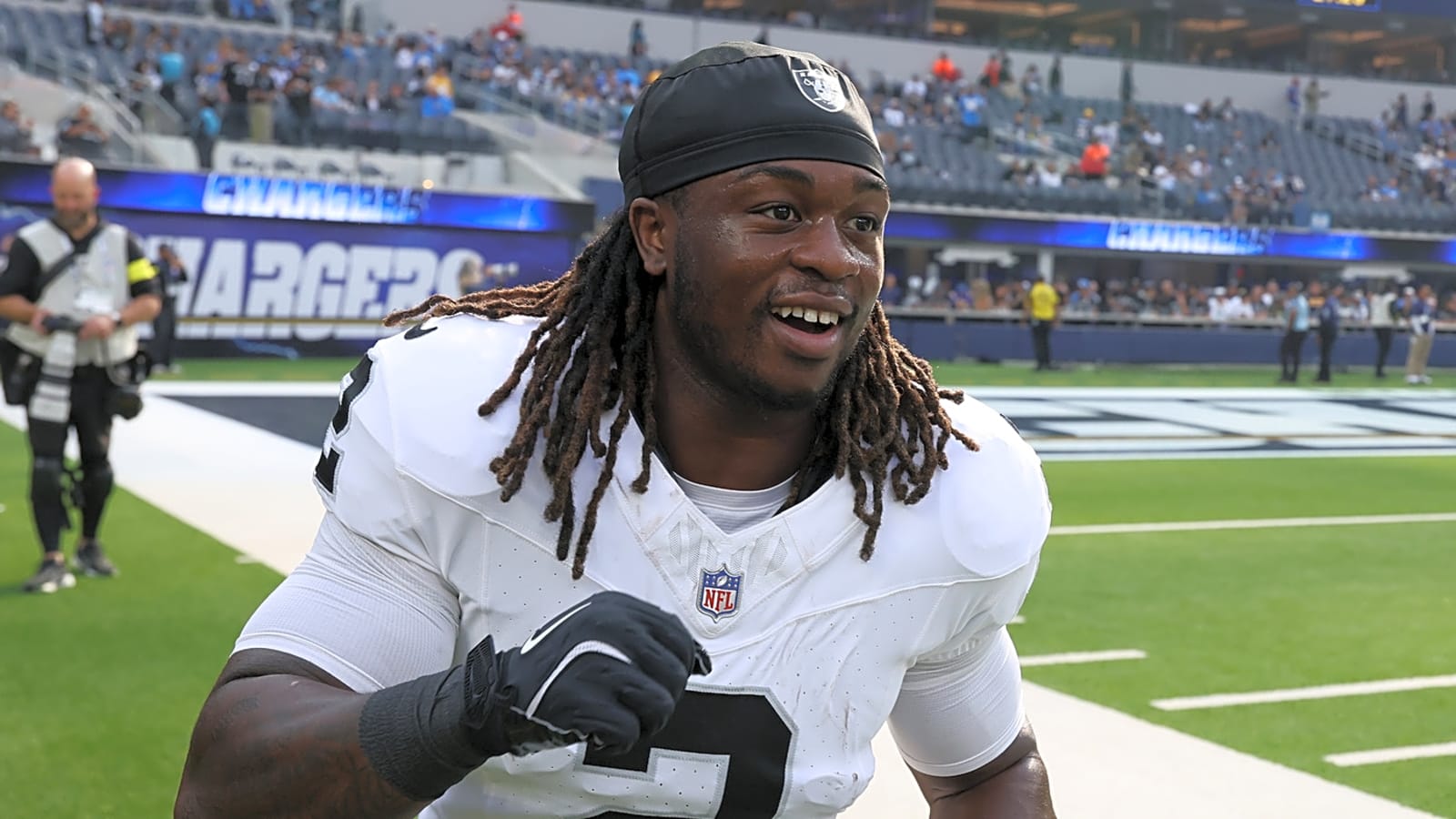 Raiders' Ashton Jeanty addresses Fernando Mendoza-Ty Simpson debate