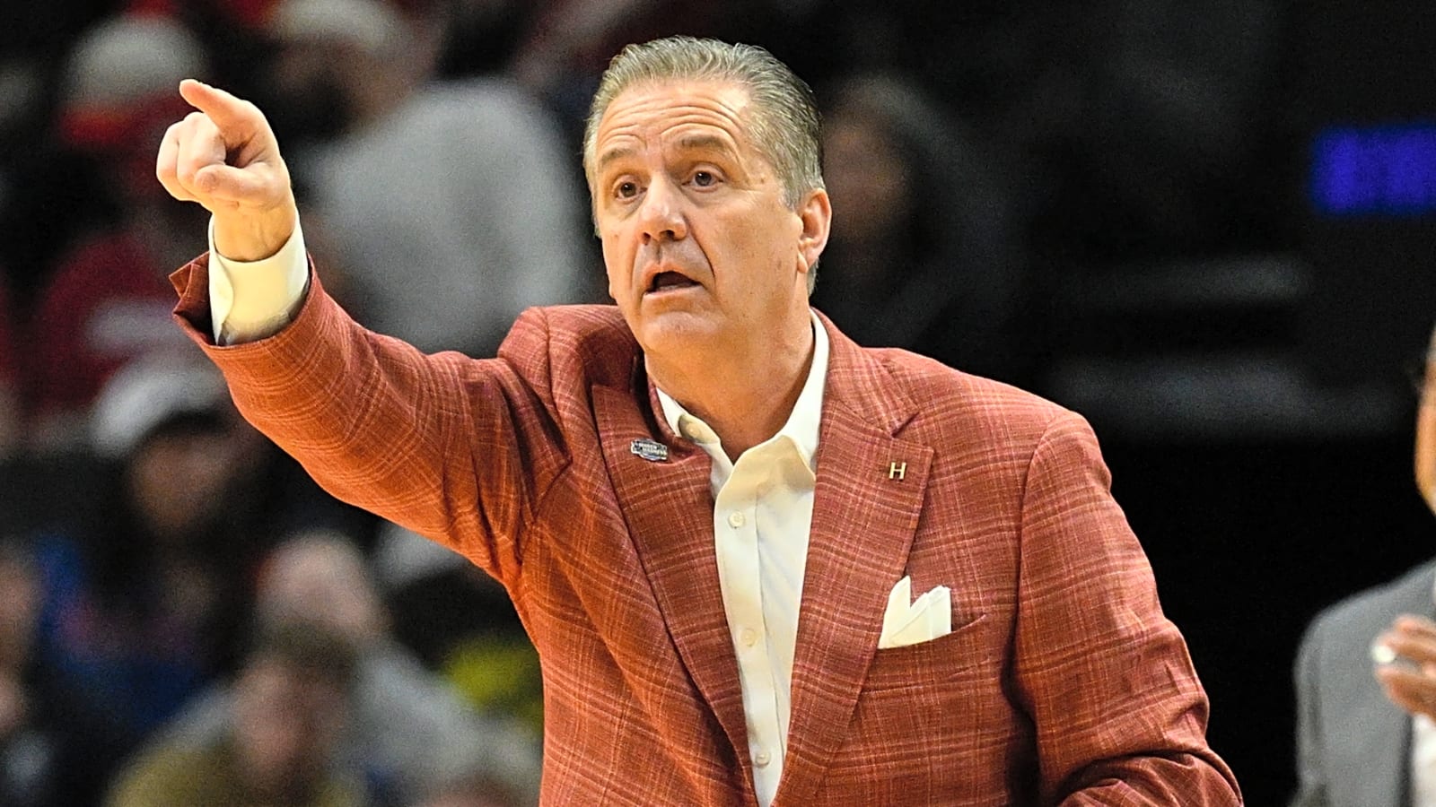 Arkansas bucks trend, wastes no time taking down Hawaii