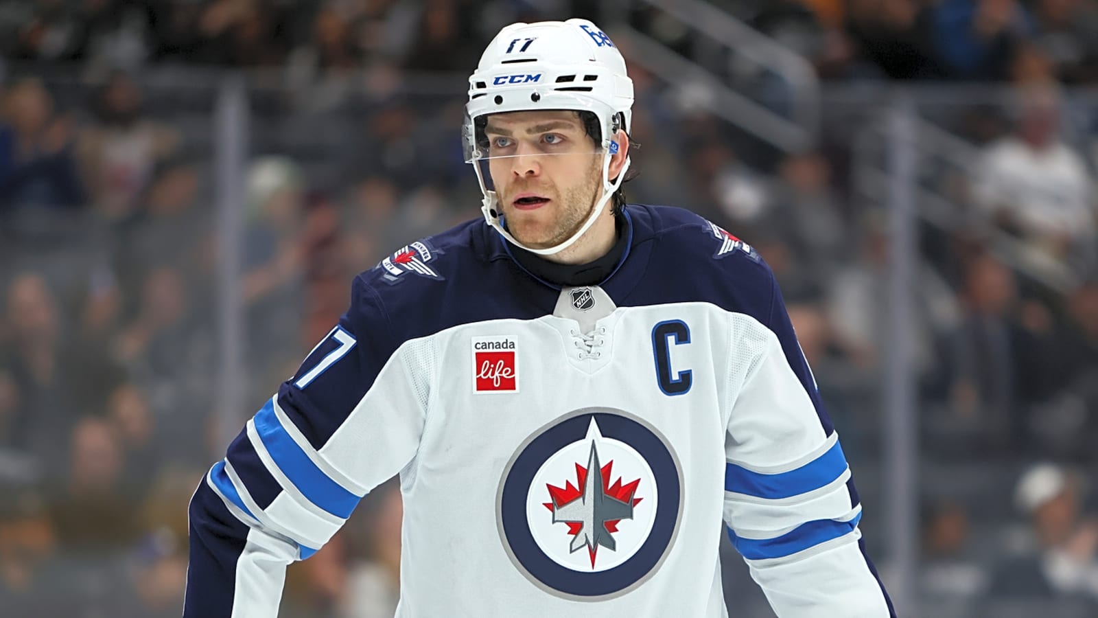 Adam Lowry's deal with Jets is another blow to free agency