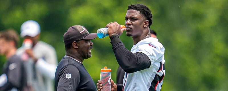 Falcons head coach Raheem Morris revealed that he wanted to draft former Tennessee Vols edge rusher James Pearce because of his attitude