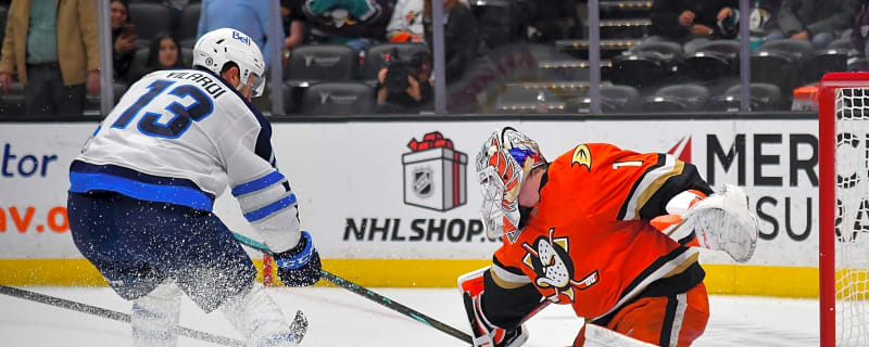 Dostal, Vilardi, Robertson among 11 players to elect for salary arbitration