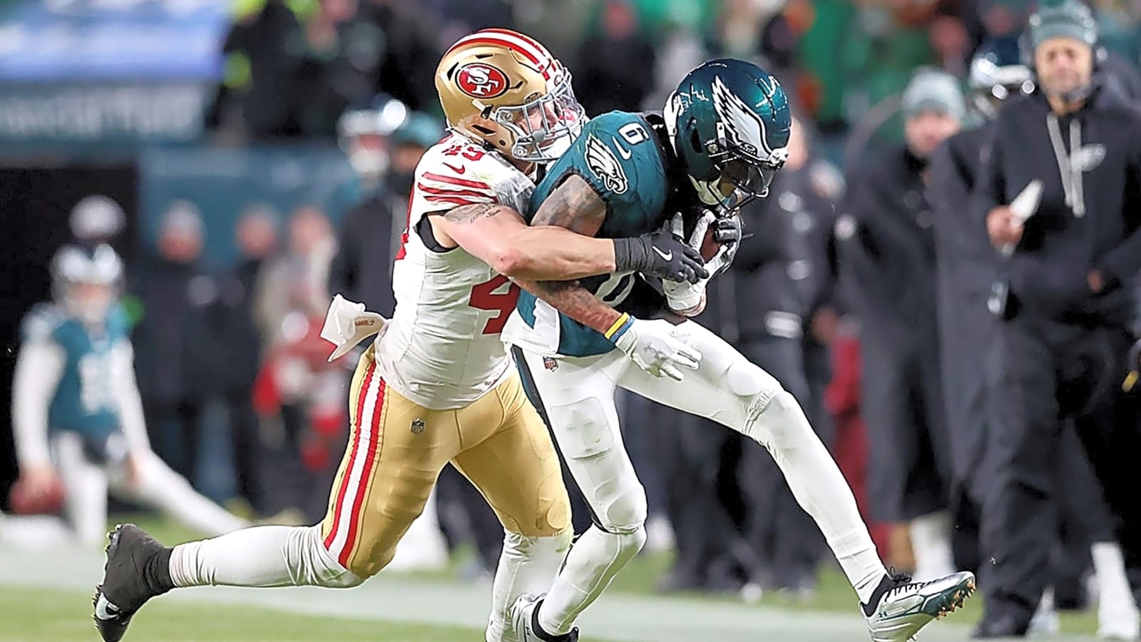 49ers re-signing LB Garret Wallow to a one-year deal