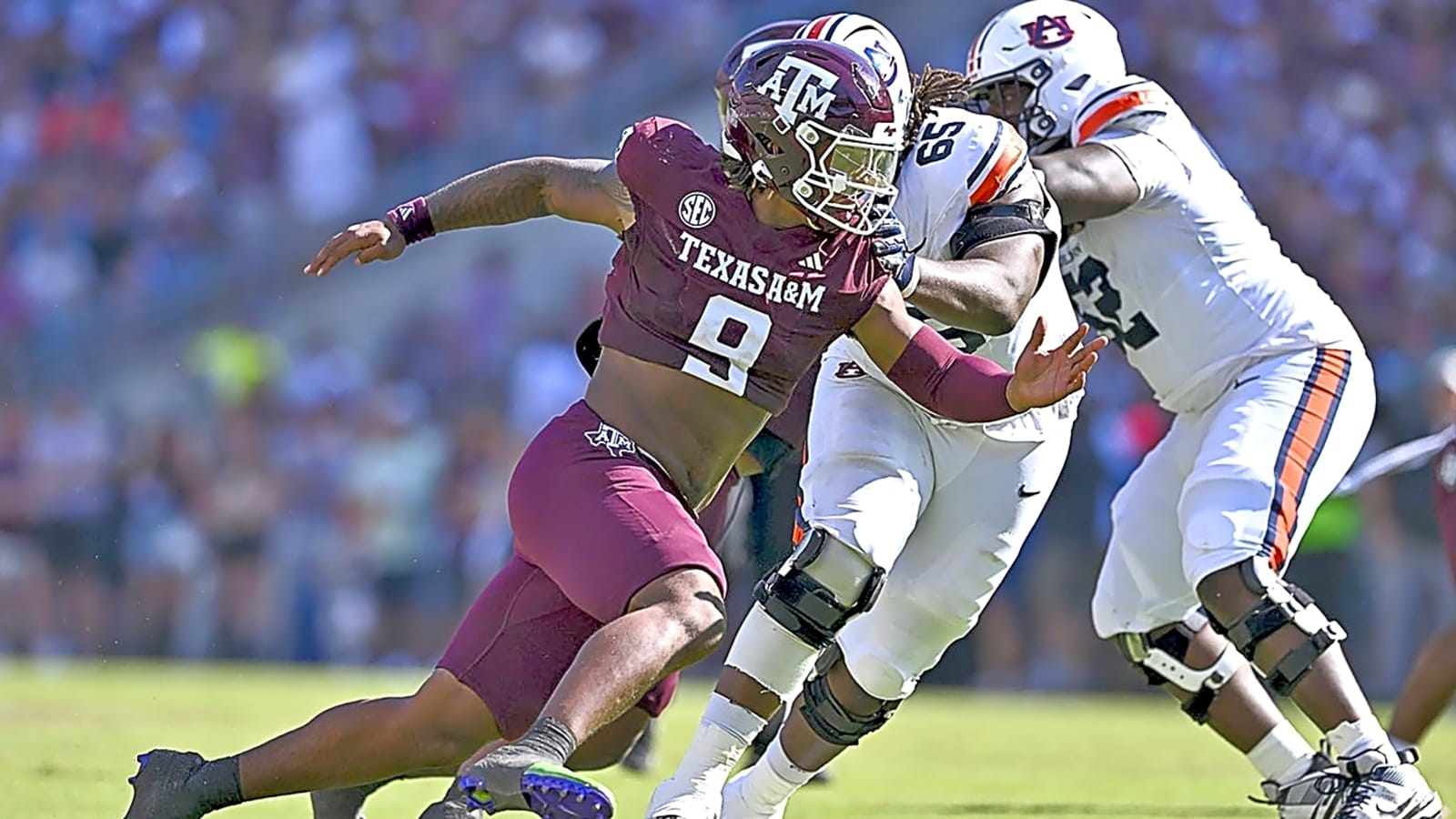 49ers pass rush struggles: Is Cashius Howell the solution?