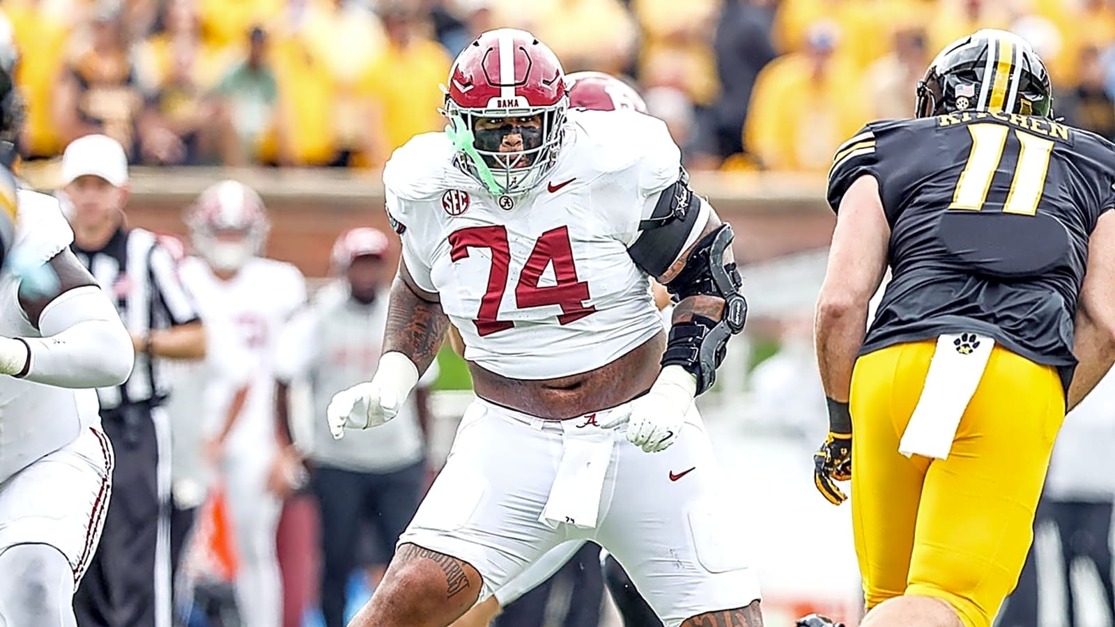49ers eye O-line help in 2026 NFL mock drafts amid Trent Williams uncertainty