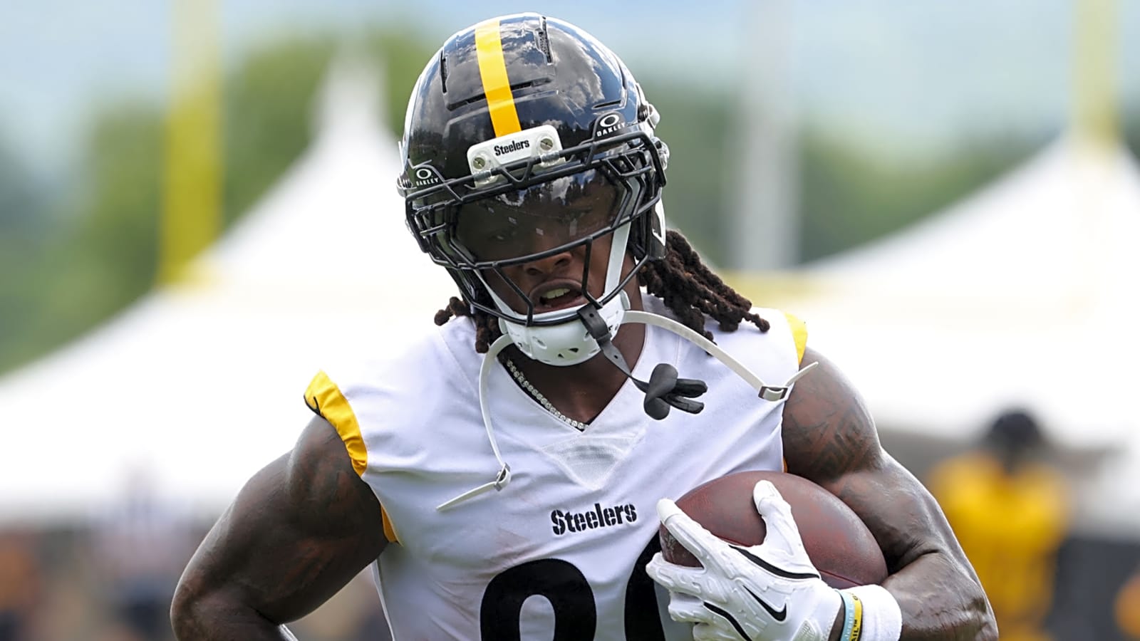 Packers acquiring RB Kaleb Johnson from Steelers