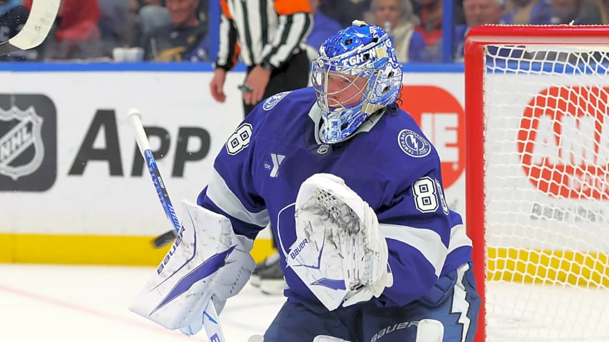 Vasilevskiy Blanks Flyers en Route To Lightning Win