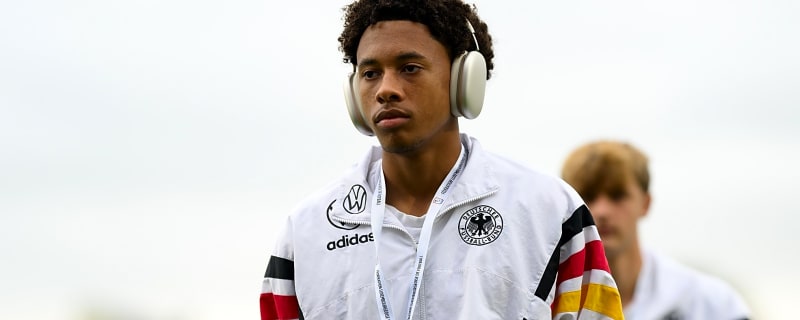 Chelsea and Man City set to battle for Bayern Munich star highly valued by Kompany