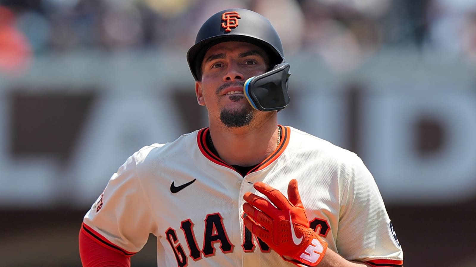 Watch: Giants' Willy Adames catches fire vs. Rockies