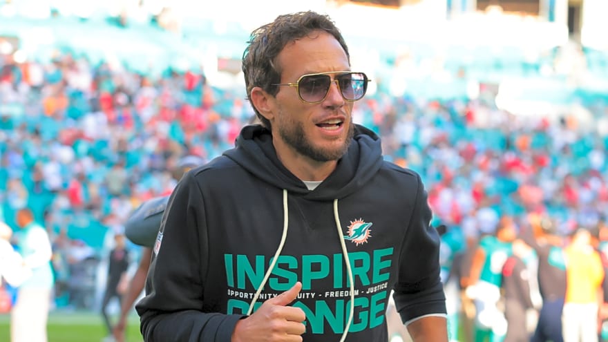 Mike McDaniel To Interview For Bucs’ OC Job