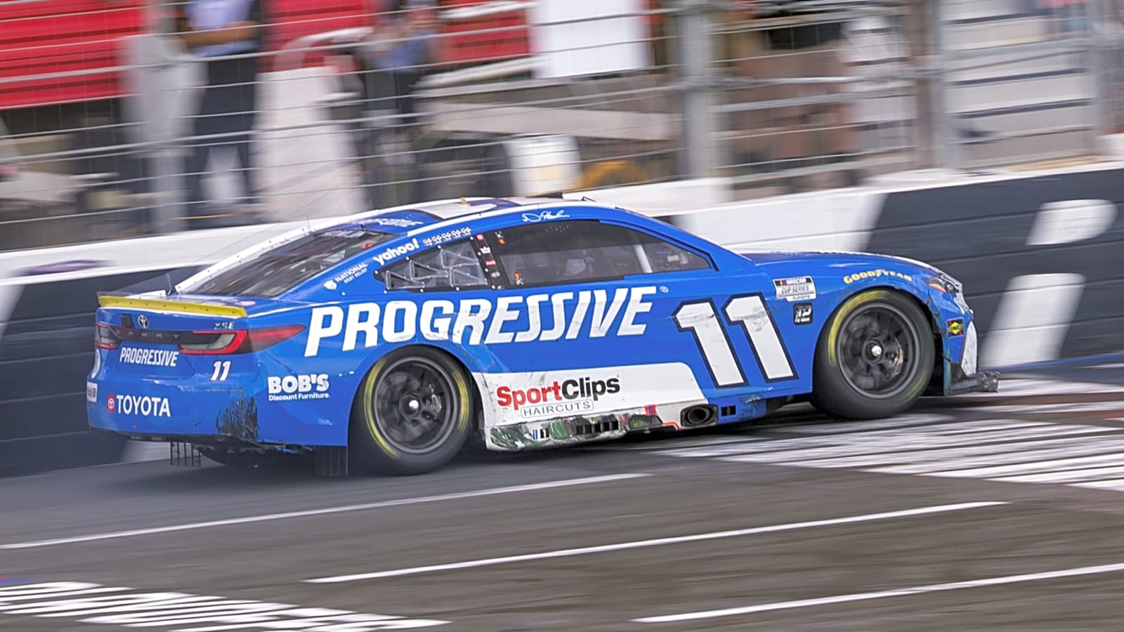 Denny Hamlin wins pole for NASCAR Cup Series playoff race at Las Vegas