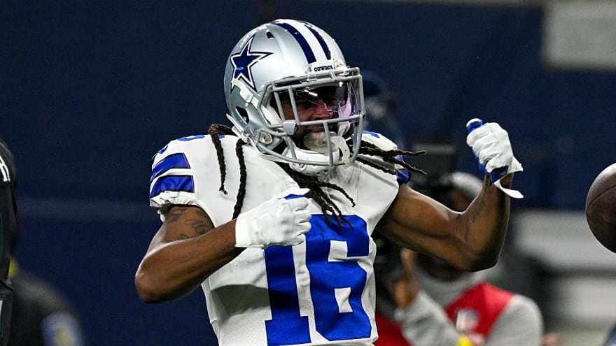 Former NFL receiving leader announces his retirement