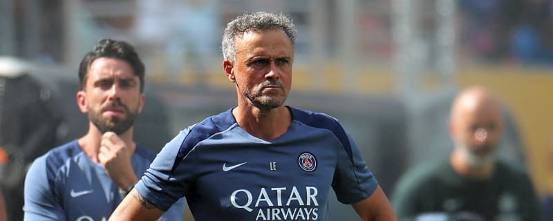 PSG ultras gather to send a clear message of support to Luis Enrique