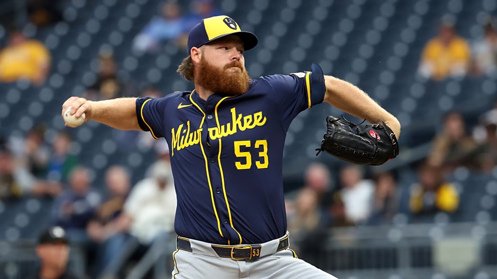 Two-time All-Star accepts qualifying offer from Brewers