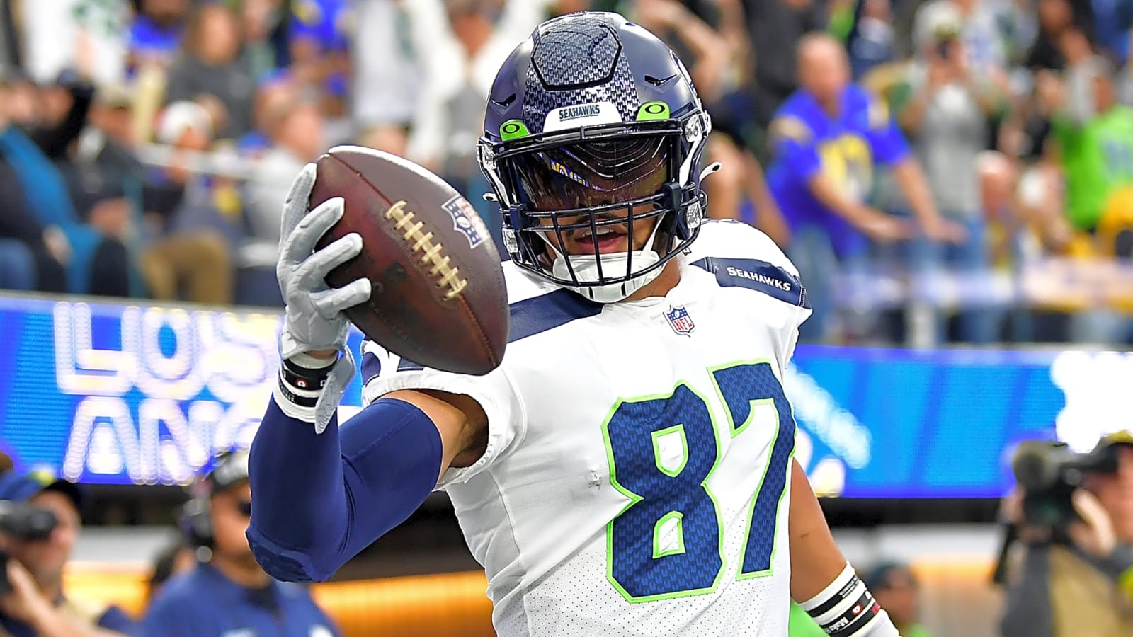 Seahawks release former first-round TE before training camp