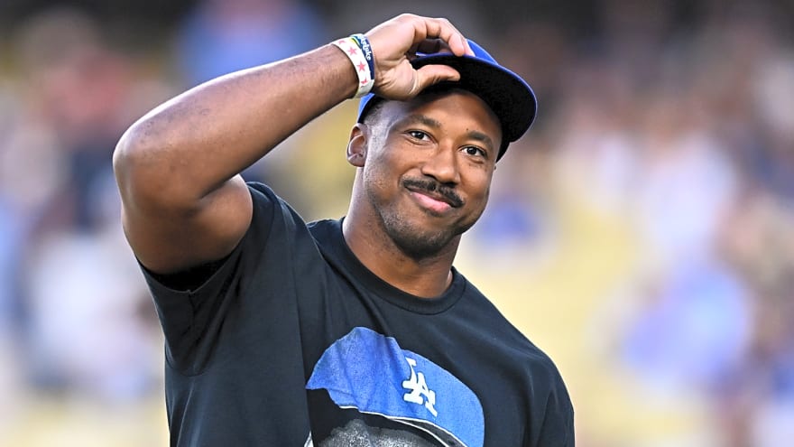 Is Rams' Myles Garrett begging Aaron Donald to unretire?