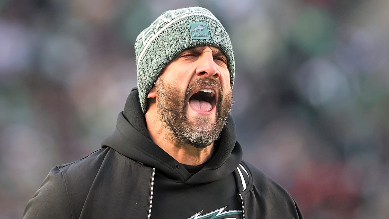 Eagles players send warnings about offense after blowout win