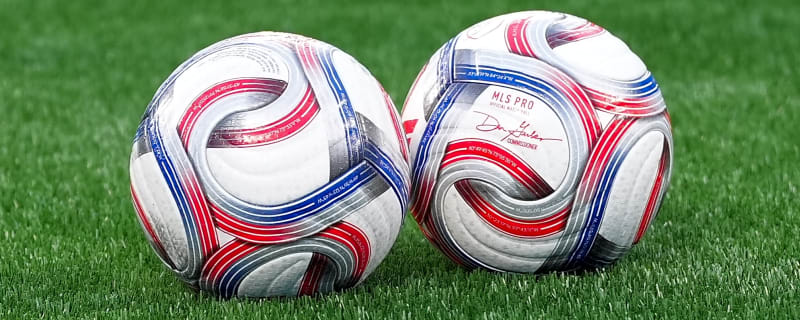 Liverpool, Man United and Chelsea on alert as 25-year-old speedster makes exit decision