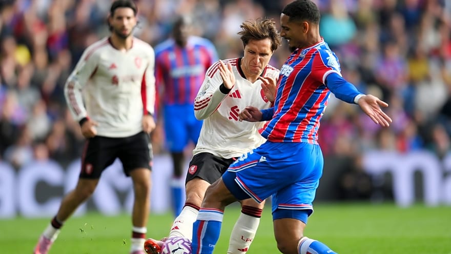 Liverpool team news v Palace: Arne Slot hands out two debuts among 10 changes to starting XI