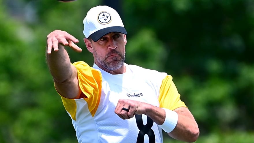 Former SB champ blasts Rodgers over retirement tease