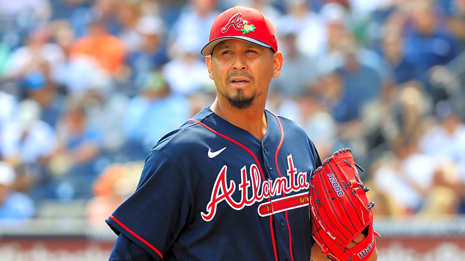 Braves To Select Carlos Carrasco