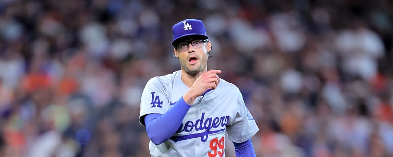 Joe Kelly Receives 2024 Dodgers World Series Ring