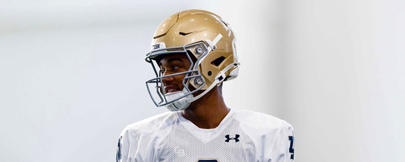 Leonard Moore Named A Walter Camp Preseason All-America