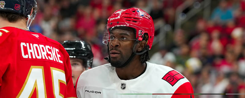 Hurricanes sign Givani Smith to one-year, two-way contract