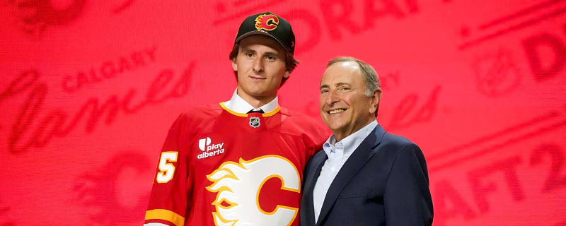 4 Flames prospects pursue college hockey’s top prize at the Frozen Four