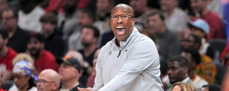 The Zen of the Sideline: Mike Brown’s ‘Laser Focus’ & the New York Knicks’ Game 5 Resolve 