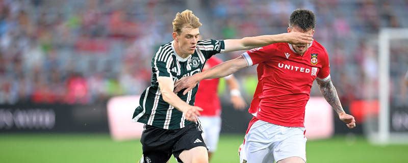 Hull City manager admits they want to sign Manchester United midfielder