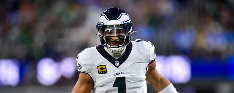 Jalen Hurts gives up interception and fumble on the same wild play