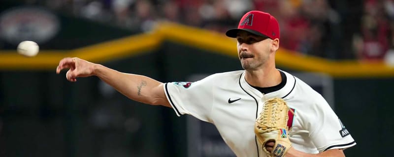 Veteran reliever elects free agency after being outrighted by D-backs